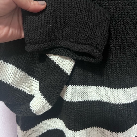 H&M Black and White V-Neck Sweater with Stripes large - Picture 8 of 9